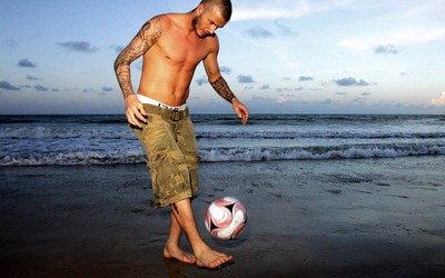 101博体育精华-B席训练中认真专注